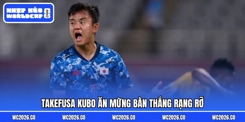 Takefusa Kubo ăn mừng bàn thắng rạng rỡ