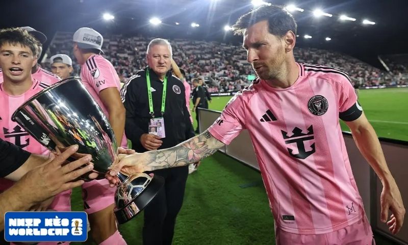 Những điều thế giới sẽ nhớ khi Messi rời sân Những điều thế giới sẽ nhớ khi Messi rời sân