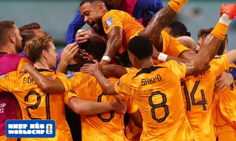 Ronald Koeman chốt danh sách và tạo nên những tranh luận lớn