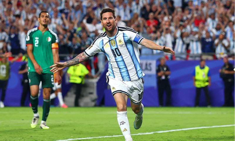 Messi và Jonathan David tạo lợi thế sớm trong cuộc đua vua phá lưới