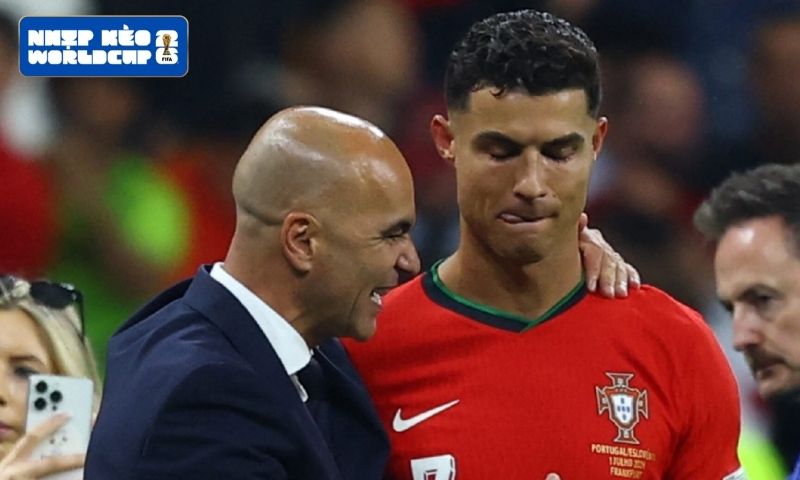 Roberto Martinez lên tiếng giữa làn sóng chỉ trích nhắm vào Cristiano Ronaldo