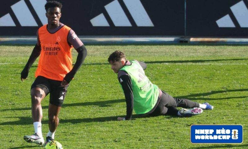 Federico Valverde và Tchouameni xô xát khởi nguồn từ cú tắc bóng Federico Valverde và Tchouameni xô xát khởi nguồn từ cú tắc bóng