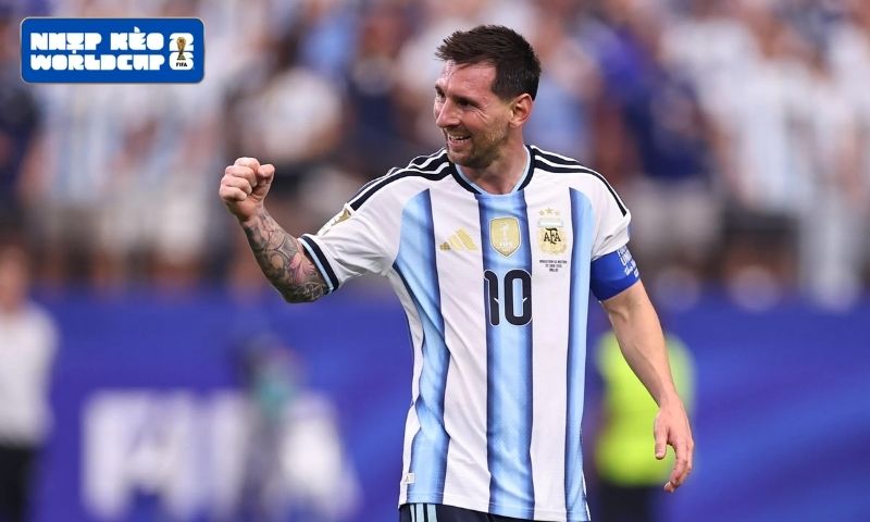 Messi tỏa sáng với cú đúp, Argentina chính thức giành vé vào vòng knock-out