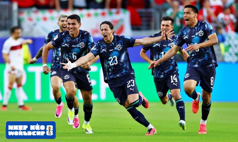 Cuộc cạnh tranh tấm vé thứ hai giữa Úc và Paraguay Cuộc cạnh tranh tấm vé thứ hai giữa Úc và Paraguay