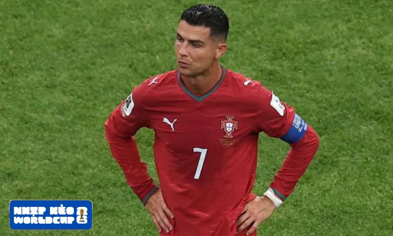 Ronaldo bất lực trong ngày lập cột mốc đặc biệt