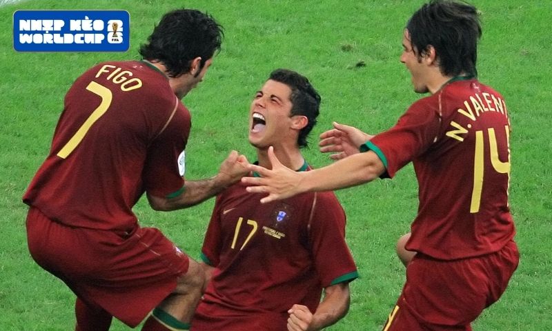 Luis Figo lên tiếng bảo vệ Ronaldo và tuyển Bồ Đào Nha sau trận hòa gây thất vọng