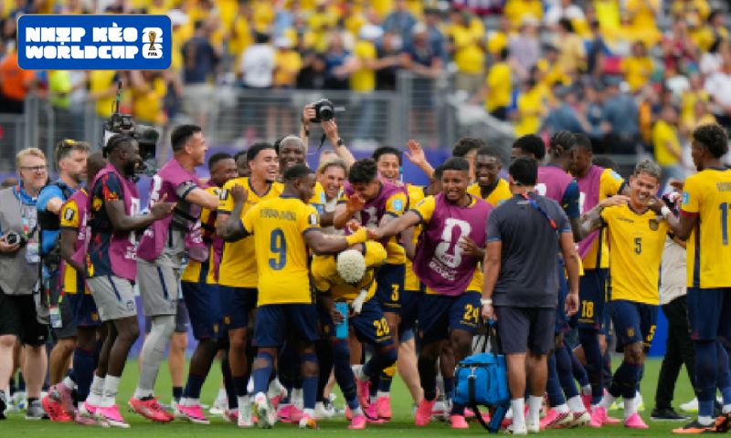 Ecuador nối dài hành trình, Curaçao chia tay giải đấu