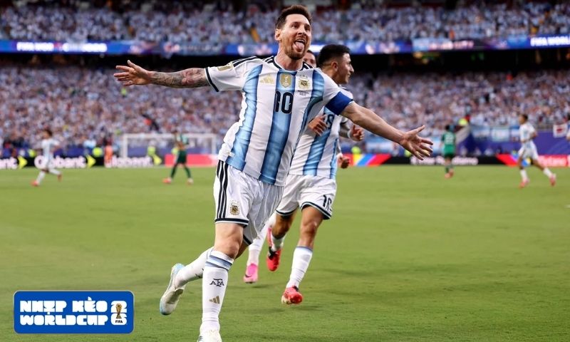 Messi vươn lên dẫn đầu cuộc đua Chiếc giày vàng sau lượt trận mở màn Messi vươn lên dẫn đầu cuộc đua Chiếc giày vàng sau lượt trận mở màn