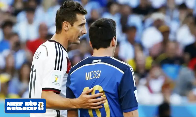 Vì sao Klose mong Messi phá kỷ lục của mình?
