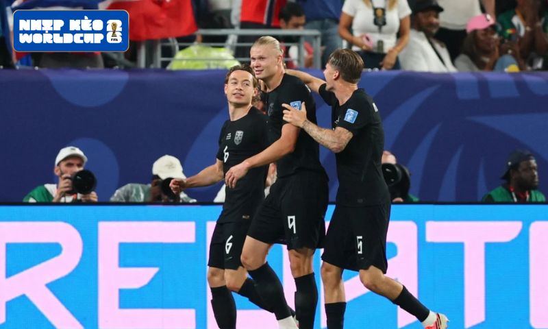 Erling Haaland rực sáng với cú đúp, trở thành người hùng của Na Uy Erling Haaland rực sáng với cú đúp, trở thành người hùng của Na Uy