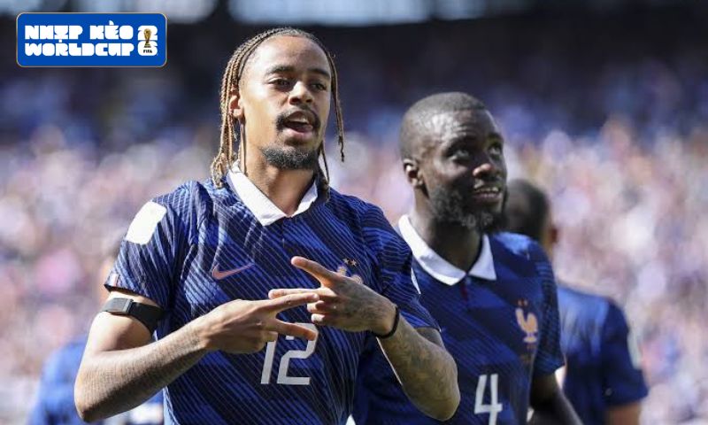 Bradley Barcola được trao cơ hội để tăng tốc độ và sự đột biến cho hàng công