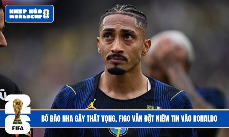 Raphinha ôm đùi rời sân, Brazil đối mặt cơn ác mộng nhân sự