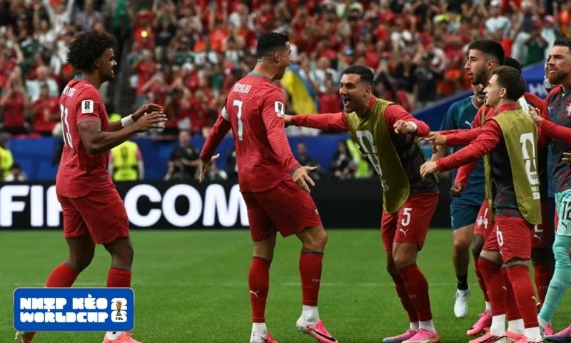 Ronaldo đáp trả mọi chỉ trích bằng màn trình diễn đẳng cấp