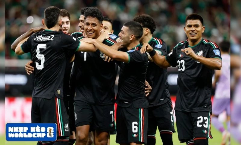 Mexico sớm giành vé, cuộc đua vị trí thứ hai trở nên căng thẳng Mexico sớm giành vé, cuộc đua vị trí thứ hai trở nên căng thẳng