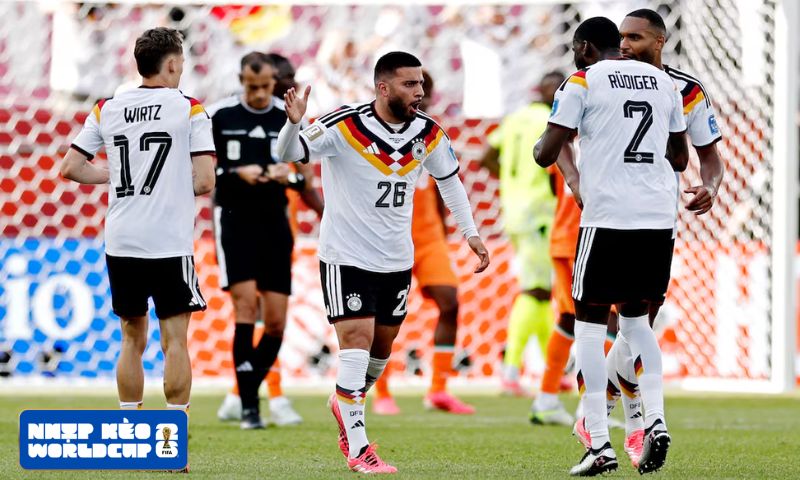Nico Schlotterbeck chia tay World Cup, Rüdiger sẵn sàng thay thế