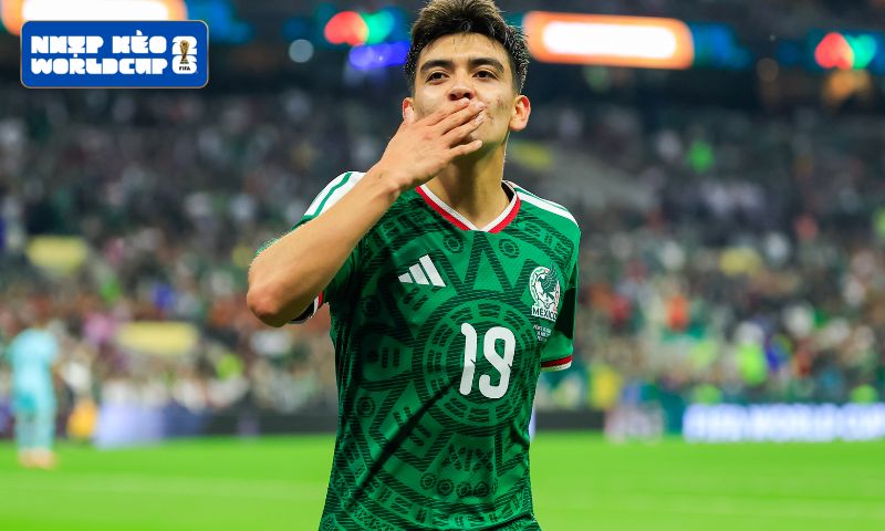 Tài năng 17 tuổi lọt vào tầm ngắm của các ông lớn Premier League