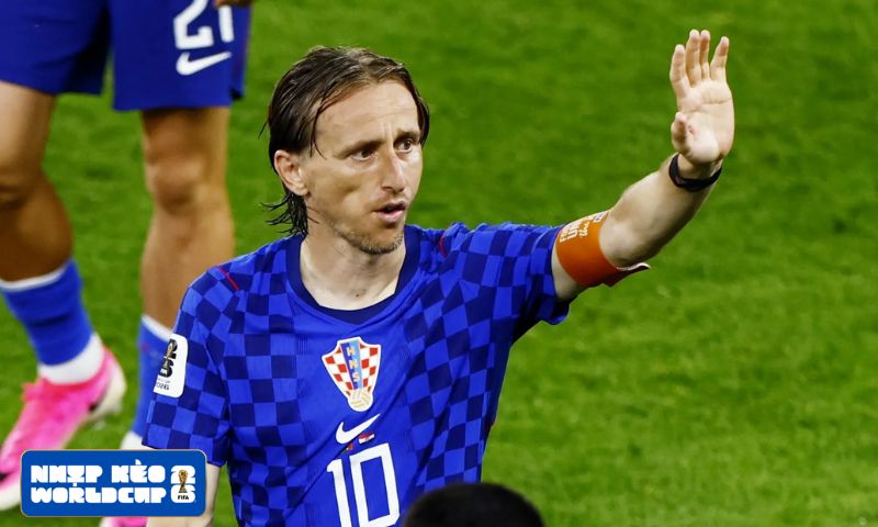 VAR tạo tranh cãi, Modrić khép lại hành trình World Cup