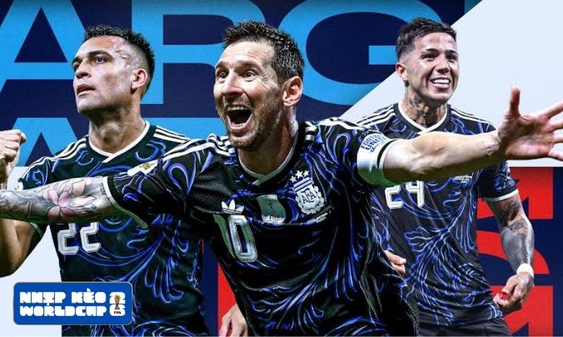 Messi kiến tạo, Enzo và Lautaro hoàn tất màn lội ngược dòng ngoạn mục Messi kiến tạo, Enzo và Lautaro hoàn tất màn lội ngược dòng ngoạn mục