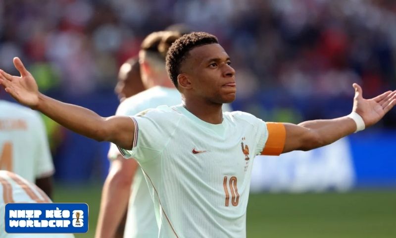 Mbappé tỏa sáng sau quả phạt đền bị bỏ lỡ Mbappé tỏa sáng sau quả phạt đền bị bỏ lỡ