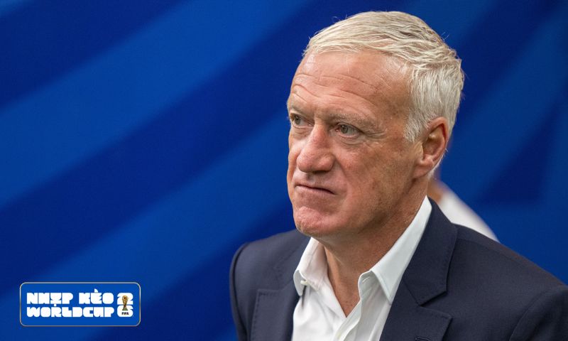 Didier Deschamps cân bằng kỷ lục thế giới của Helmut Schön Didier Deschamps cân bằng kỷ lục thế giới của Helmut Schön