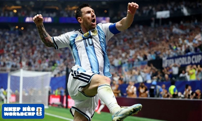 Lionel Messi tạo cú bứt phá ngoạn mục trên đường đua Ballon d'Or