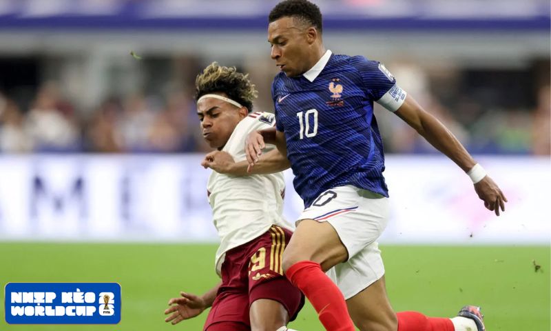 Báo chí Pháp đồng loạt chỉ trích màn trình diễn của Les Bleus Báo chí Pháp đồng loạt chỉ trích màn trình diễn của Les Bleus
