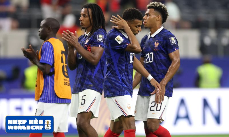 Deschamps và các cầu thủ thừa nhận thất bại trước Tây Ban Nha Deschamps và các cầu thủ thừa nhận thất bại trước Tây Ban Nha