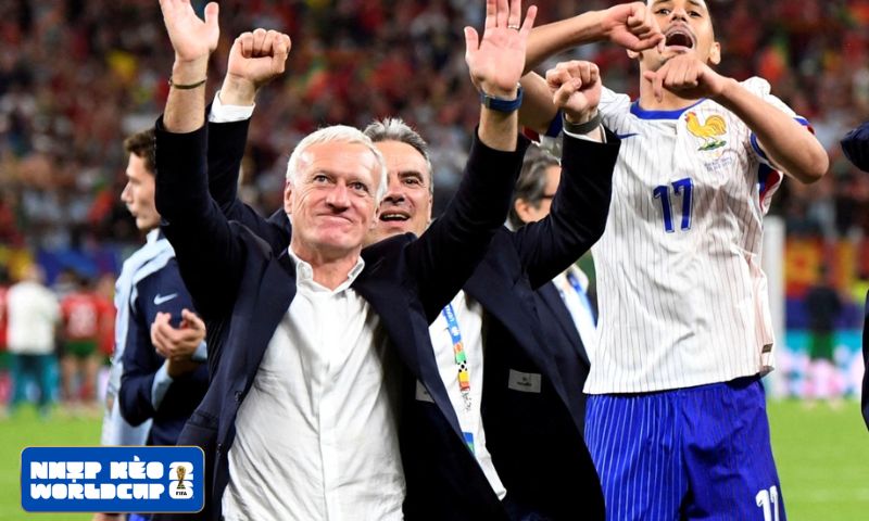 Didier Deschamps khép lại hành trình 14 năm cùng tuyển Pháp Didier Deschamps khép lại hành trình 14 năm cùng tuyển Pháp