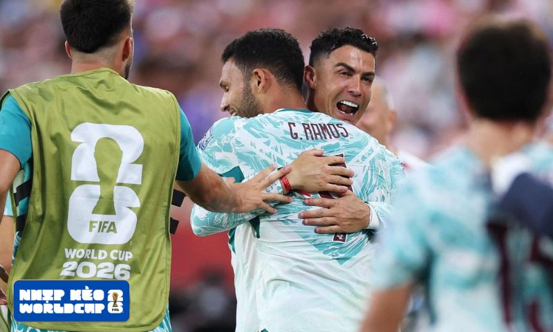 Ronaldo truyền cảm hứng cho màn ngược dòng của Bồ Đào Nha