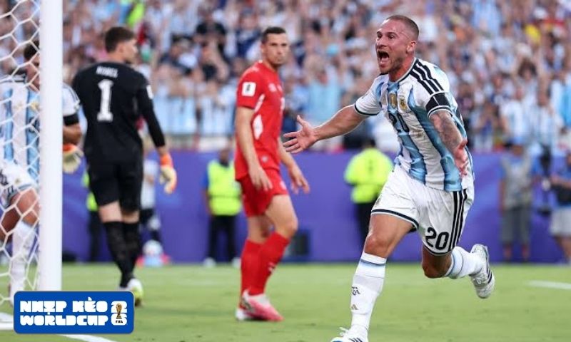 Julian Alvarez và Lautaro Martinez định đoạt trận đấu trong hiệp phụ Julian Alvarez và Lautaro Martinez định đoạt trận đấu trong hiệp phụ