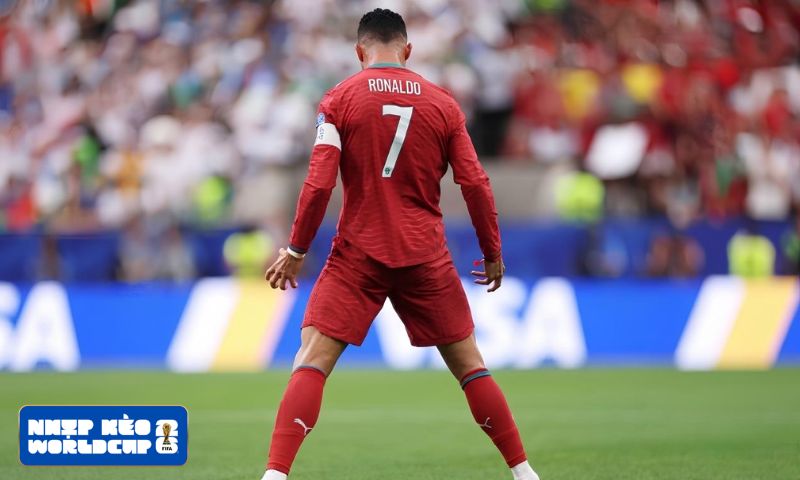 Unai Simon không tin World Cup 2026 là "vũ điệu cuối cùng" của Ronaldo